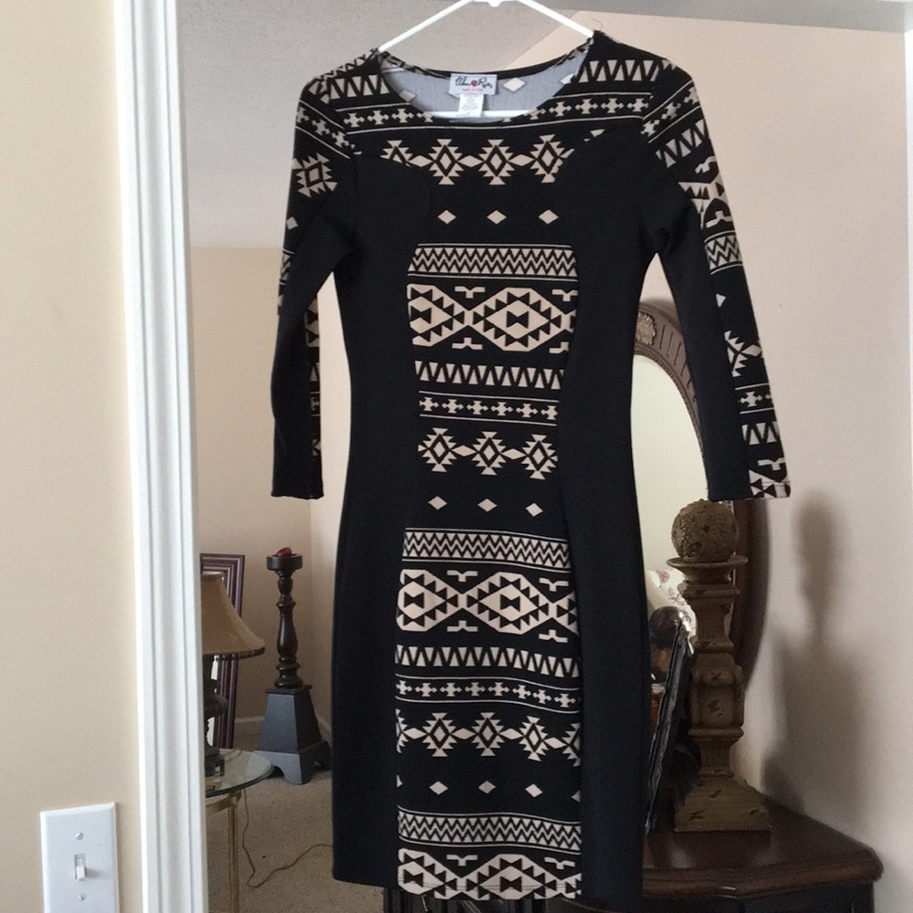 Aztec print fitted dress.  ADORABLE NWOT